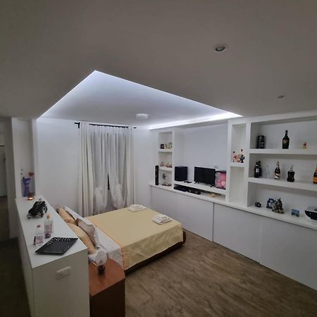 Home Anisia Paderno d'Adda Bagian luar foto
