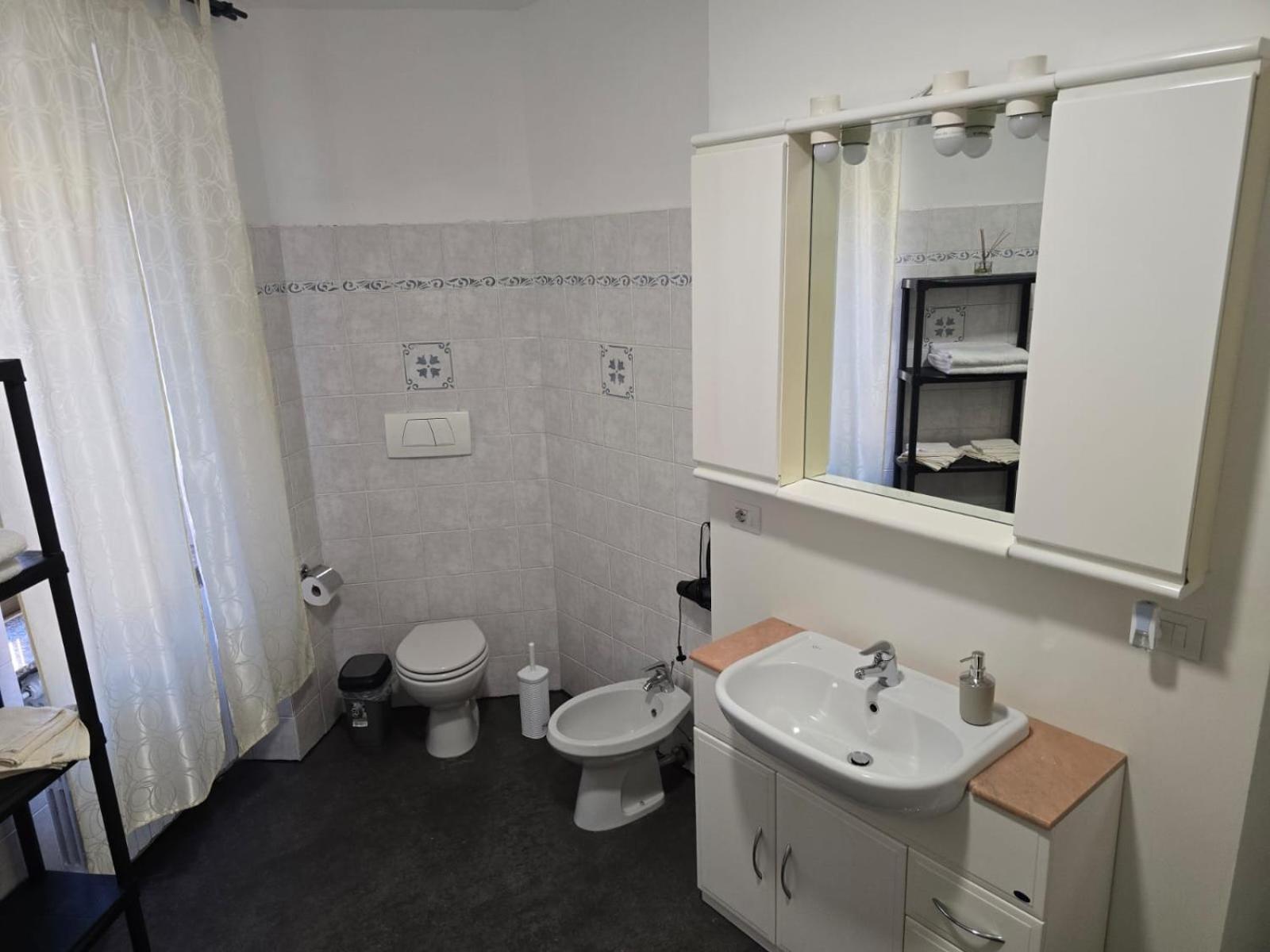 Home Anisia Paderno d'Adda Bagian luar foto